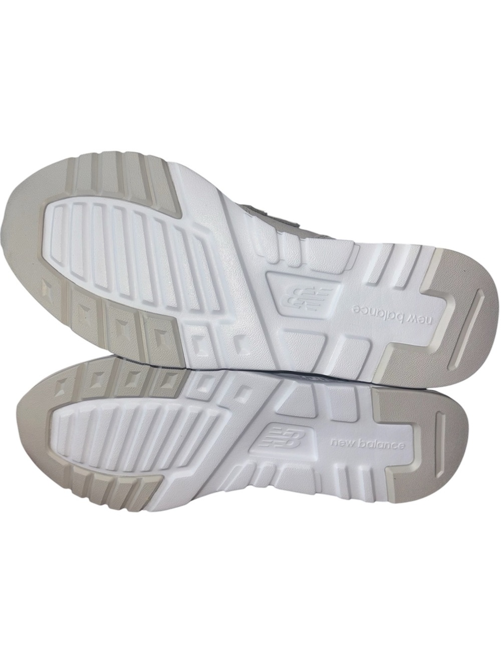 New Balance Sneakers in Light Grey, White & Silver •NWOT• - Picture 2 of 5